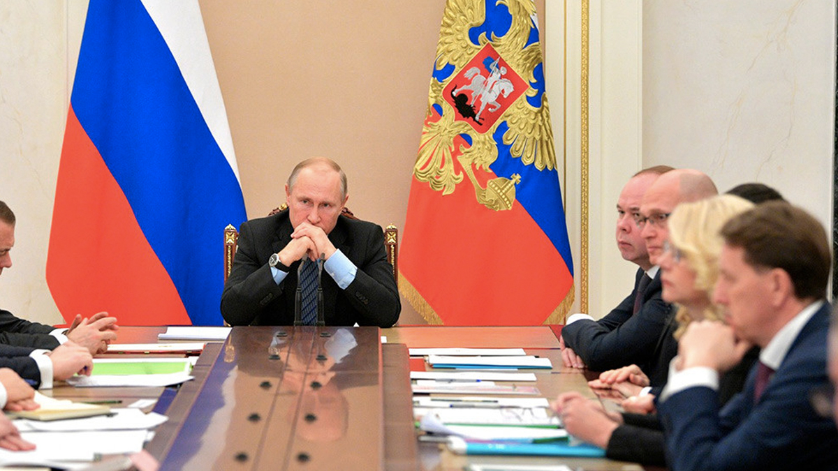 Kremlin'de deprem: Putin 3 bakanı görevden aldı