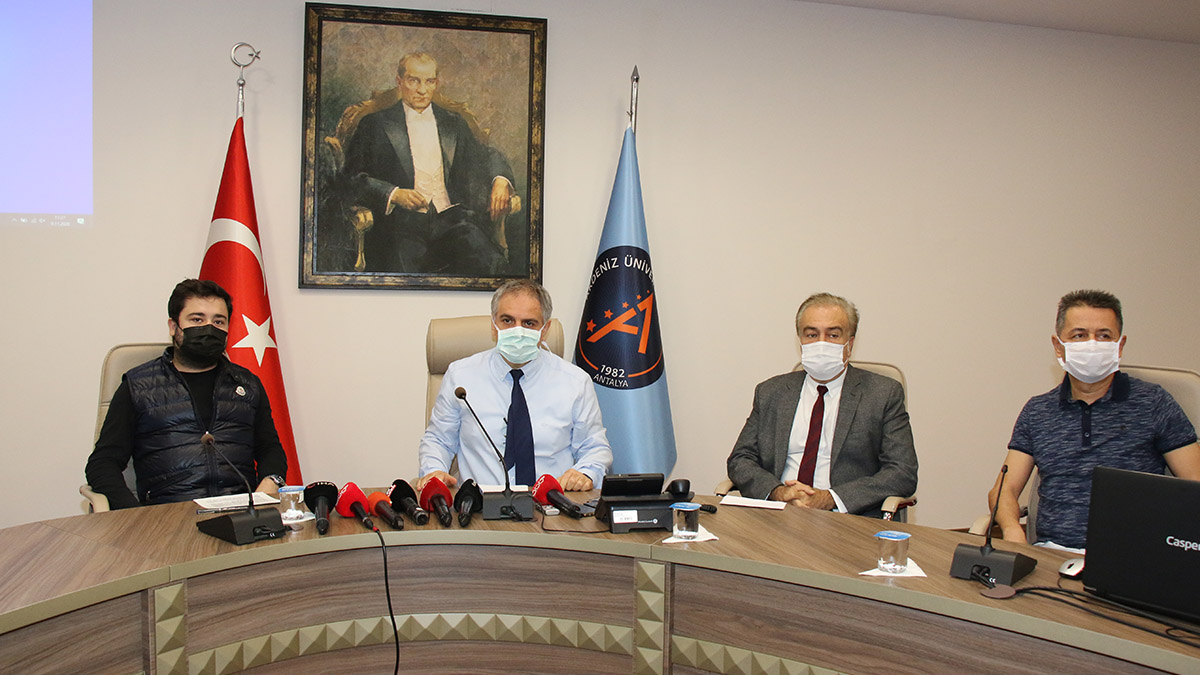 Antalya Büyükşehir Belediye Başkanı Muhittin Böcek, yoğun bakımdan çıktı