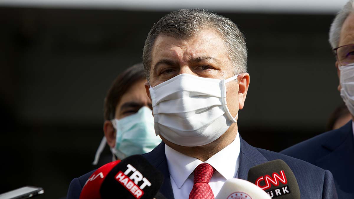 Bakan Koca, maske fotoğrafıyla '10 Kasım' mesajı paylaştı: Bugünlerde onu saygıyla anıyoruz