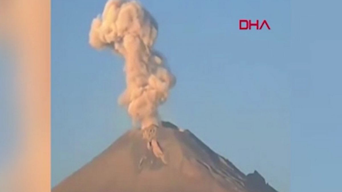 Popocatépetl Yanardağı'nın patlama anı kamerada