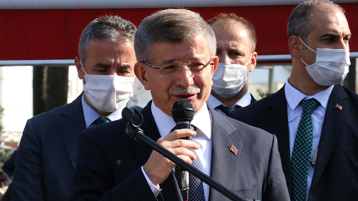 Davutoğlu: Kolon kesen en büyük kul hakkına girer