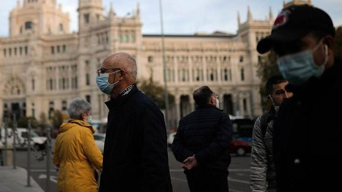 İngiltere'de yeni vaka rekoru kırıldı