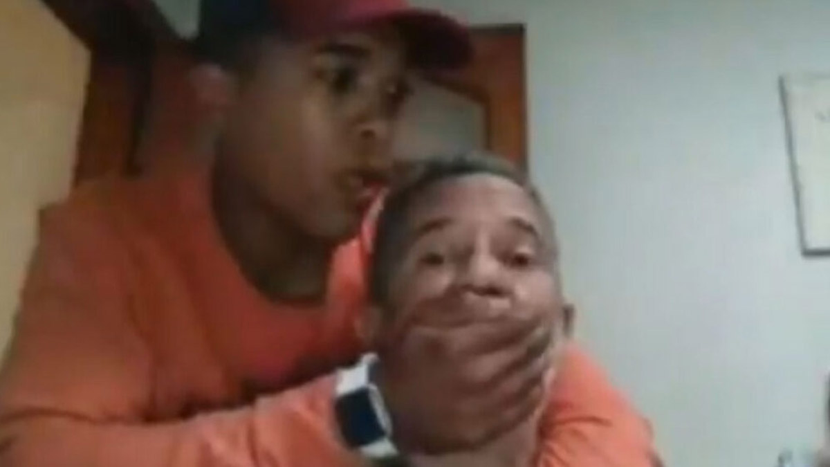 Canlı yayın dersinde soygun! Ağzını kapatıp...