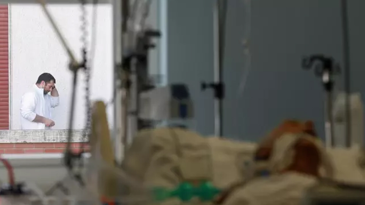 İtalya'da vaka sayısı yine rekor kırdı