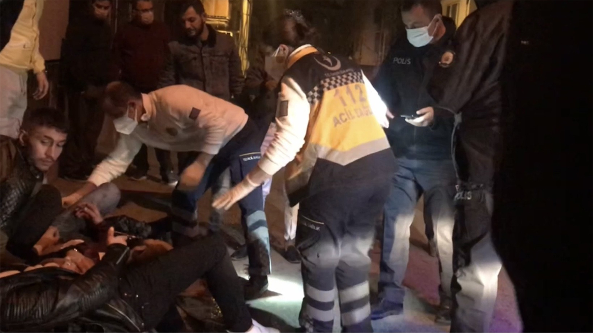 Bursa’da yaşanan ‘ne bakıyorsun’ kavgasında 1’i ağır 2 yaralı