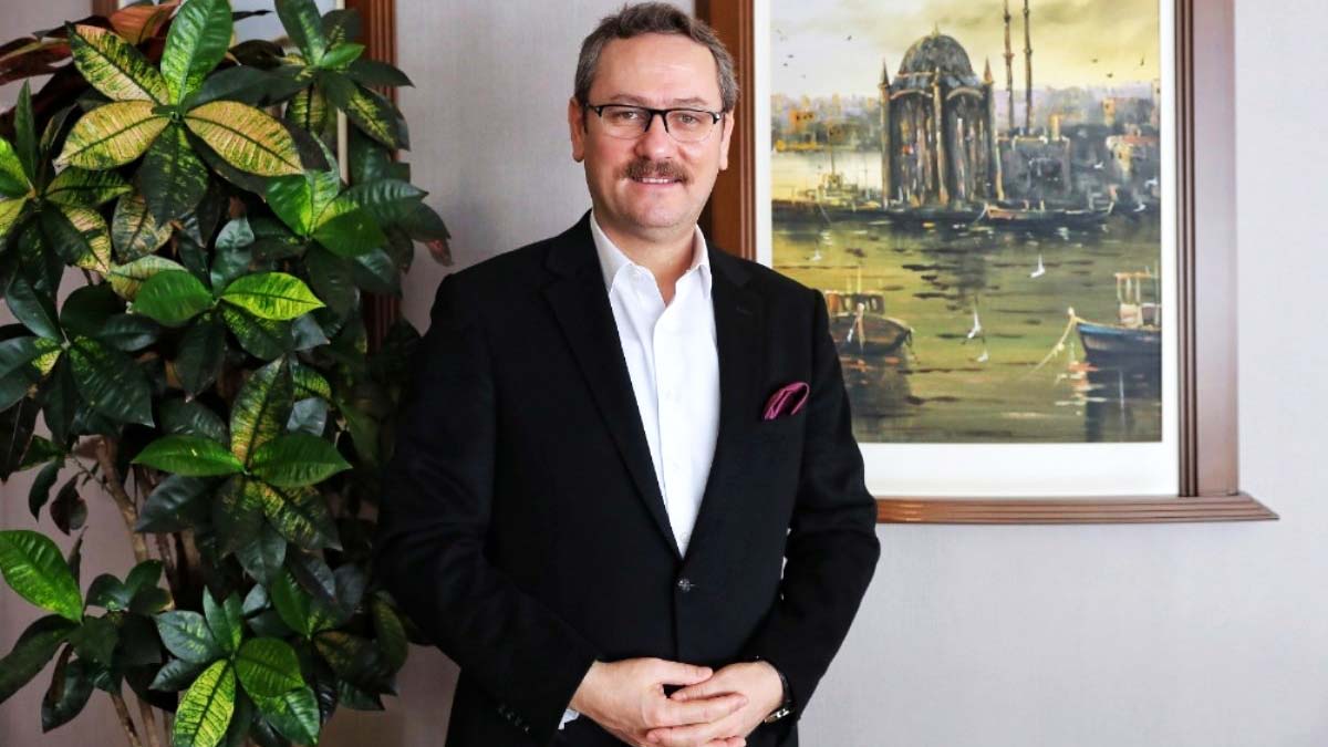 Başakşehir Belediye Başkanı Kartoğlu, RT yapana deprem çantası verecek