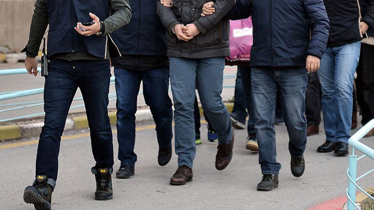 TSK'nın içindeki 'öğretmenler' deşifre etti! FETÖ'ye eş zamanlı operasyon