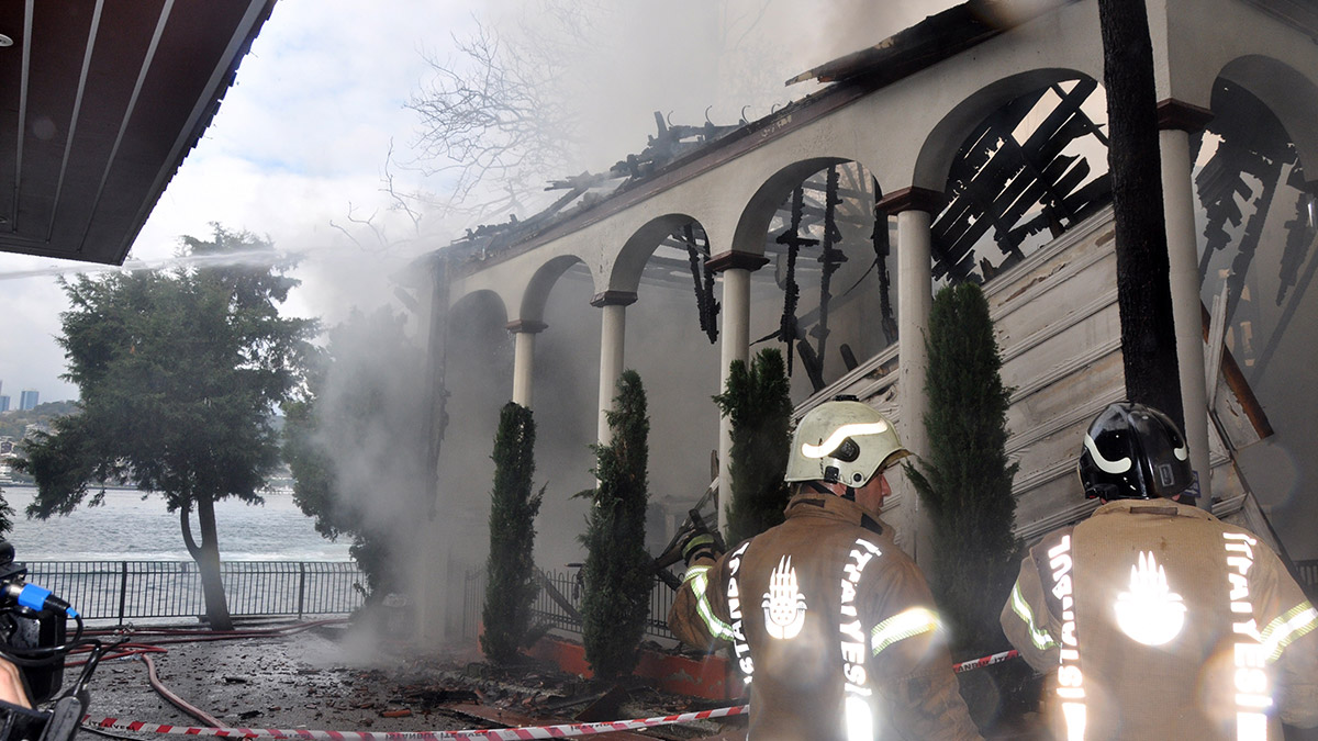 Vaniköy Camii'ni küle çeviren yangının nedeni belli oldu
