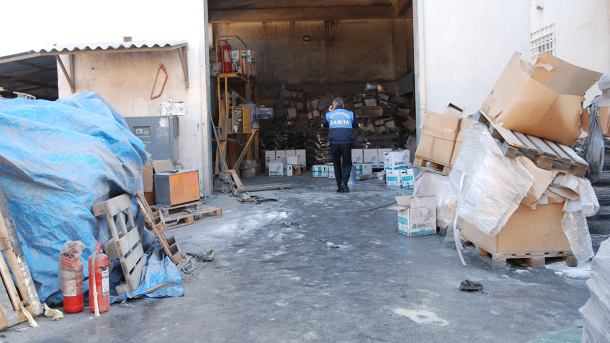 Boya fabrikasında patlama: 2 yaralı