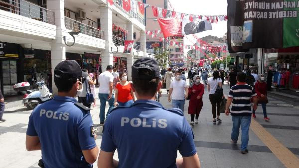 Kocaeli'de koronavirüs önlemlerine uymayan 452 kişiye para cezası