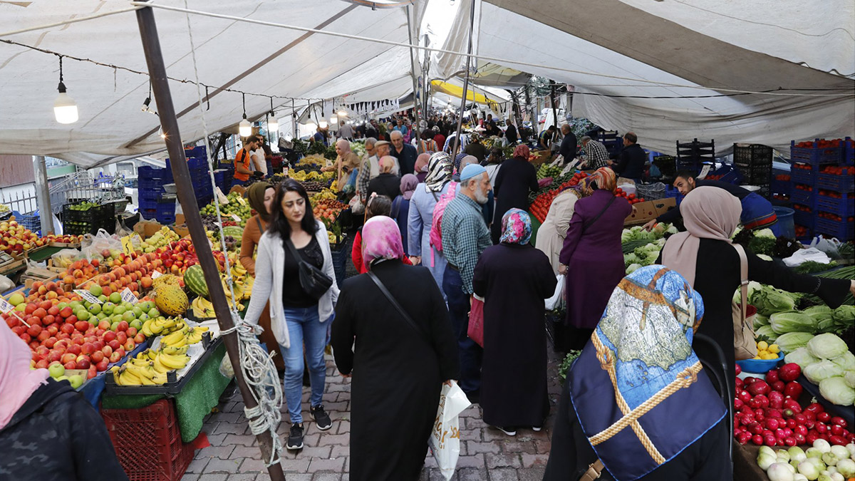 Semt pazarlarında yeni dönem: Seyrek saatlerde indirim uygulanacak