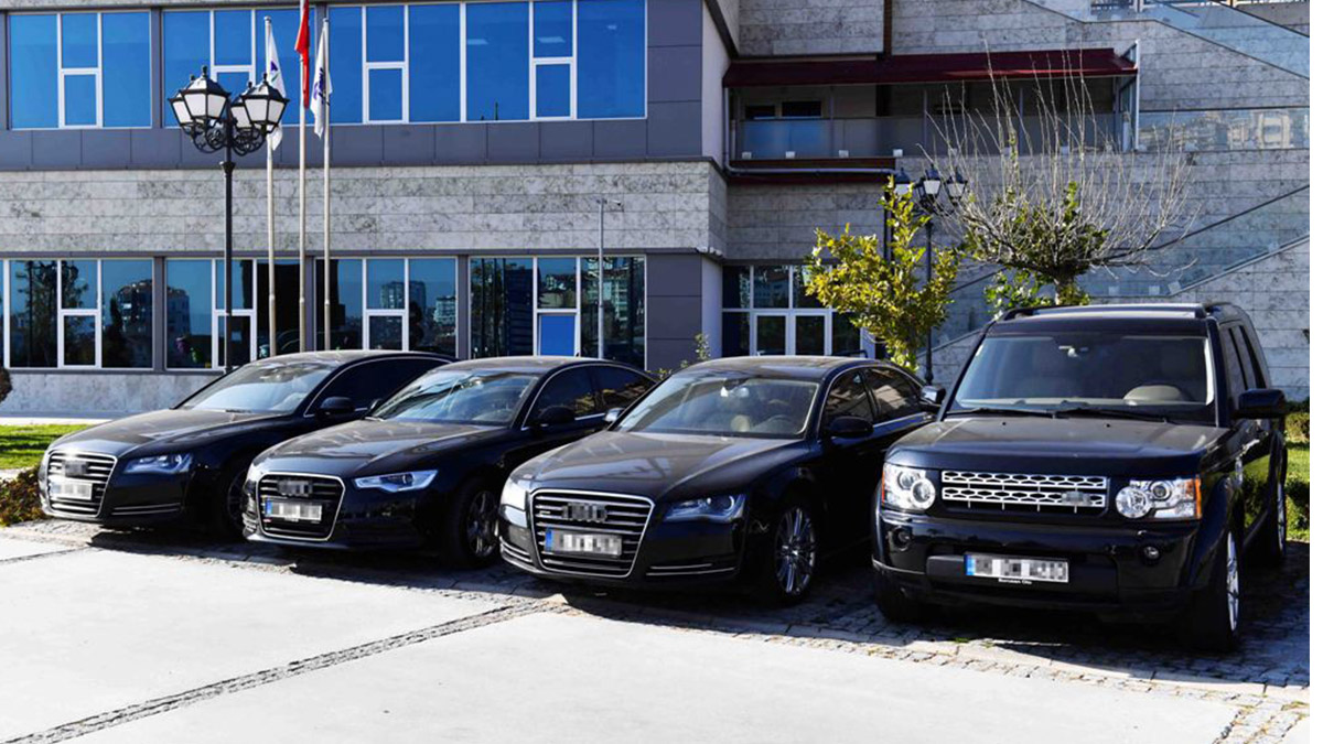 Ankara Büyükşehir Belediyesi lüks araçlarını satışa çıkarıyor