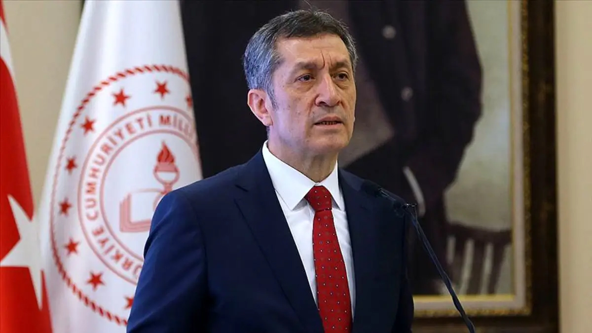 Bakan Selçuk'tan sınav açıklaması: İptal olmadı, ertelendi