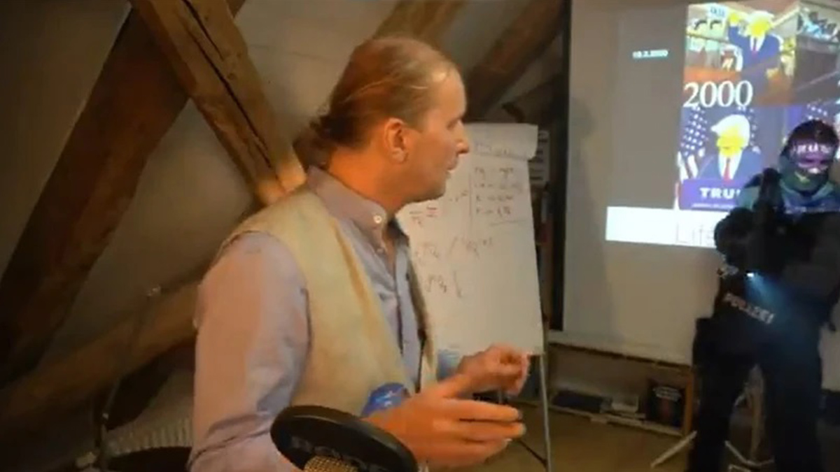 Alman polisinden canlı yayında baskın