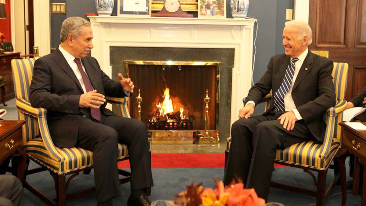 Bülent Arınç'tan Biden'a: Seçim propagandası olduğuna inanmak isteriz