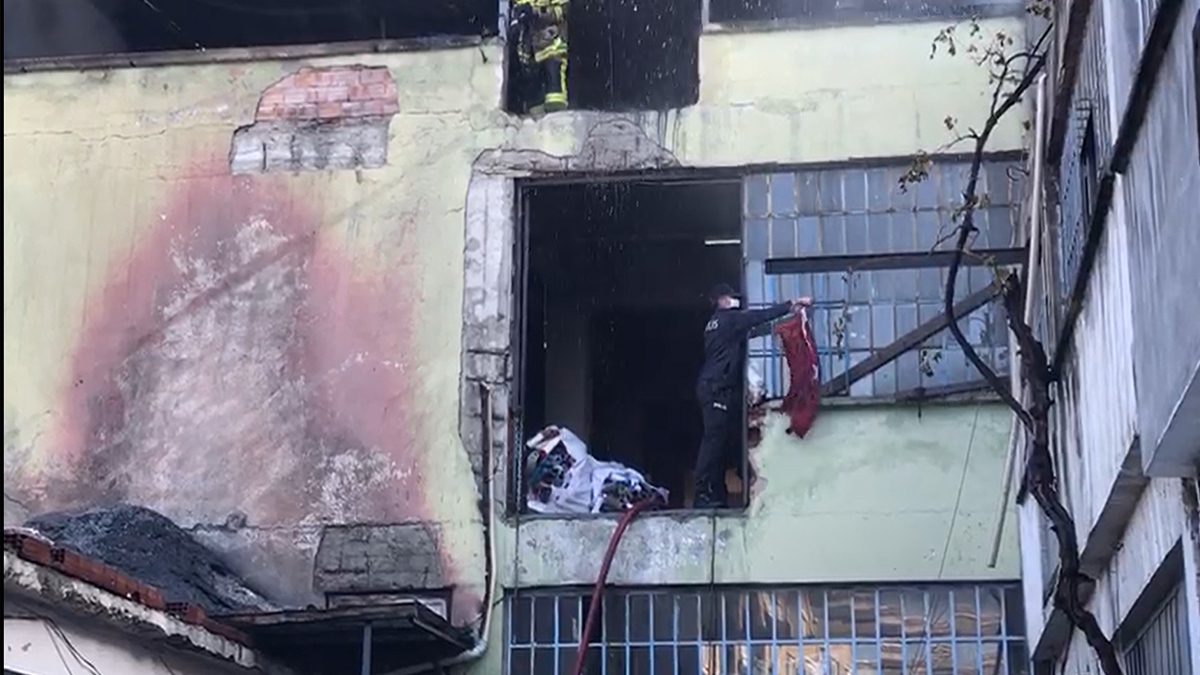 Bursa'da plastik fabrikasında yangın çıktı