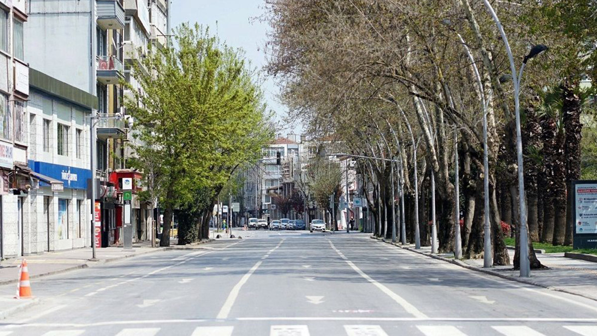 Sokağa çıkma yasağında nereler açık? Eczane, market, kargo...