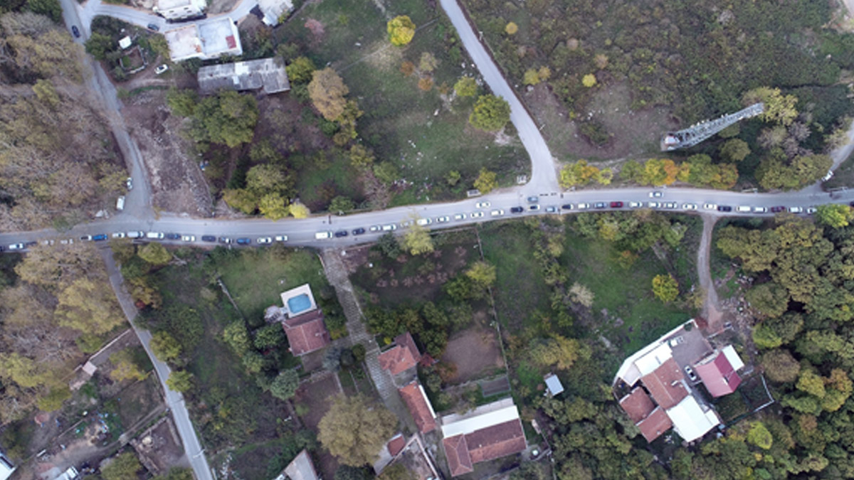 Bursa'da kaynak su için 3 kilometrelik araç kuyruğu oluştu