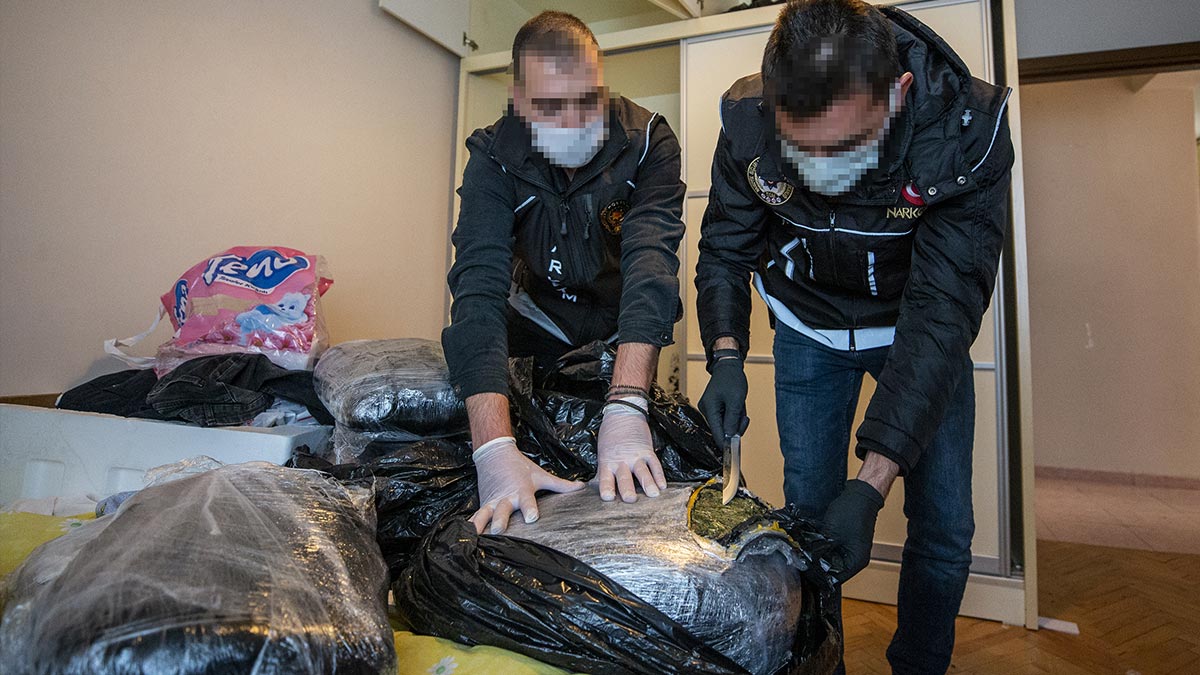 Zehir tacirlerine operasyon: Çok sayıda tutuklama var