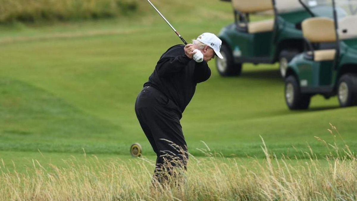 Trump'tan sıra dışı bir hareket daha: Liderleri bırakıp golfe gitti