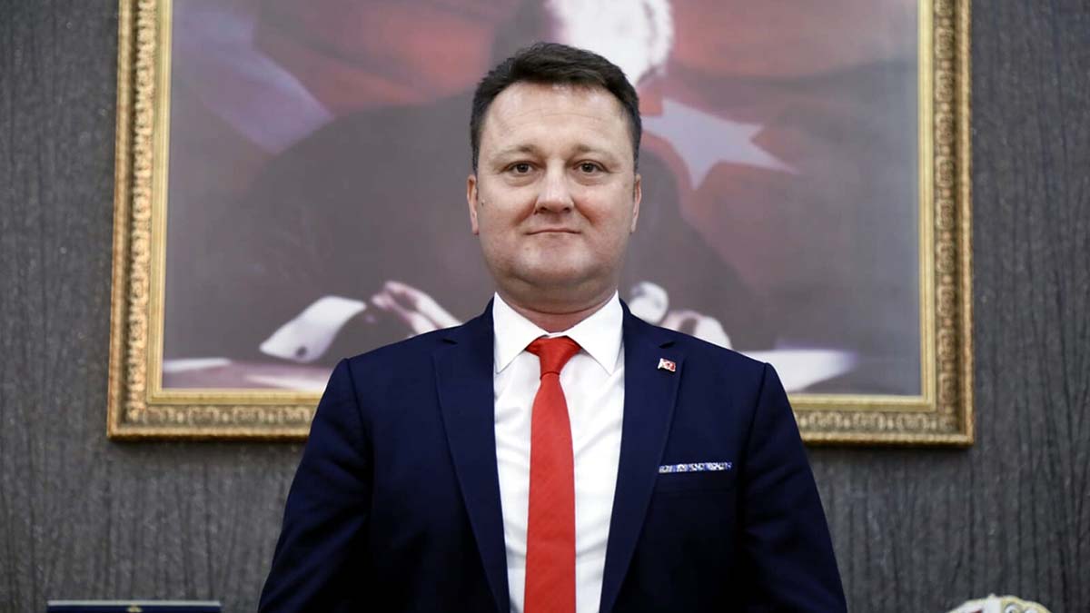 Son dakika! Menemen Belediye Başkanı Serdar Aksoy tutuklandı