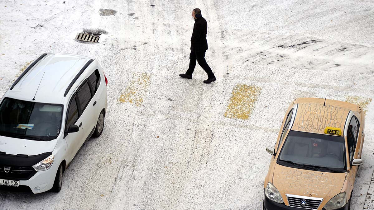 Meteoroloji uyardı: Kar, sağanak, fırtına geliyor