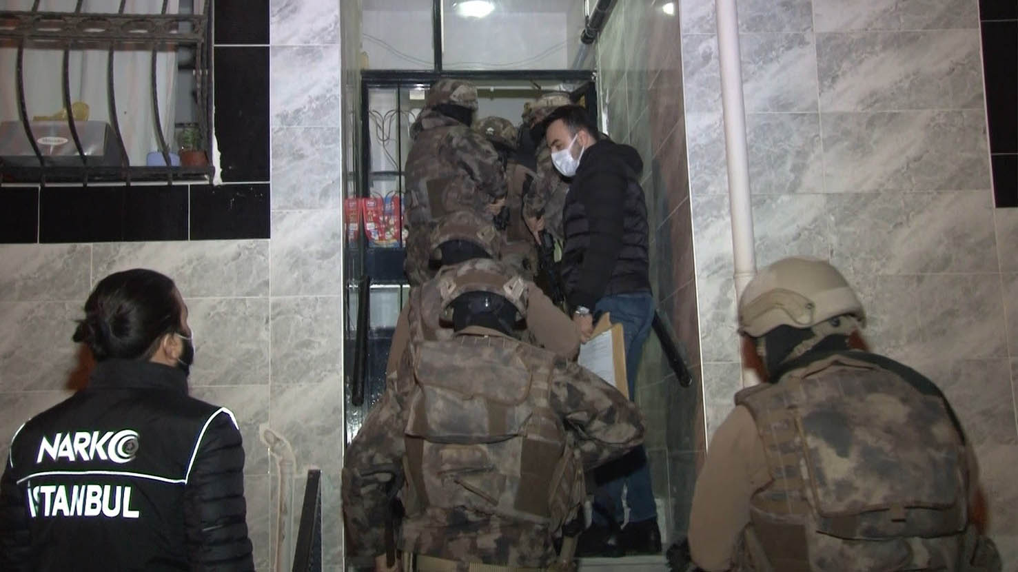 Zehir tacirlerine eş zamanlı baskın: Çok sayıda gözaltı var
