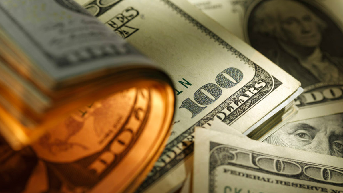 Dolar kuru güne 8 liranın üzerinde başladı