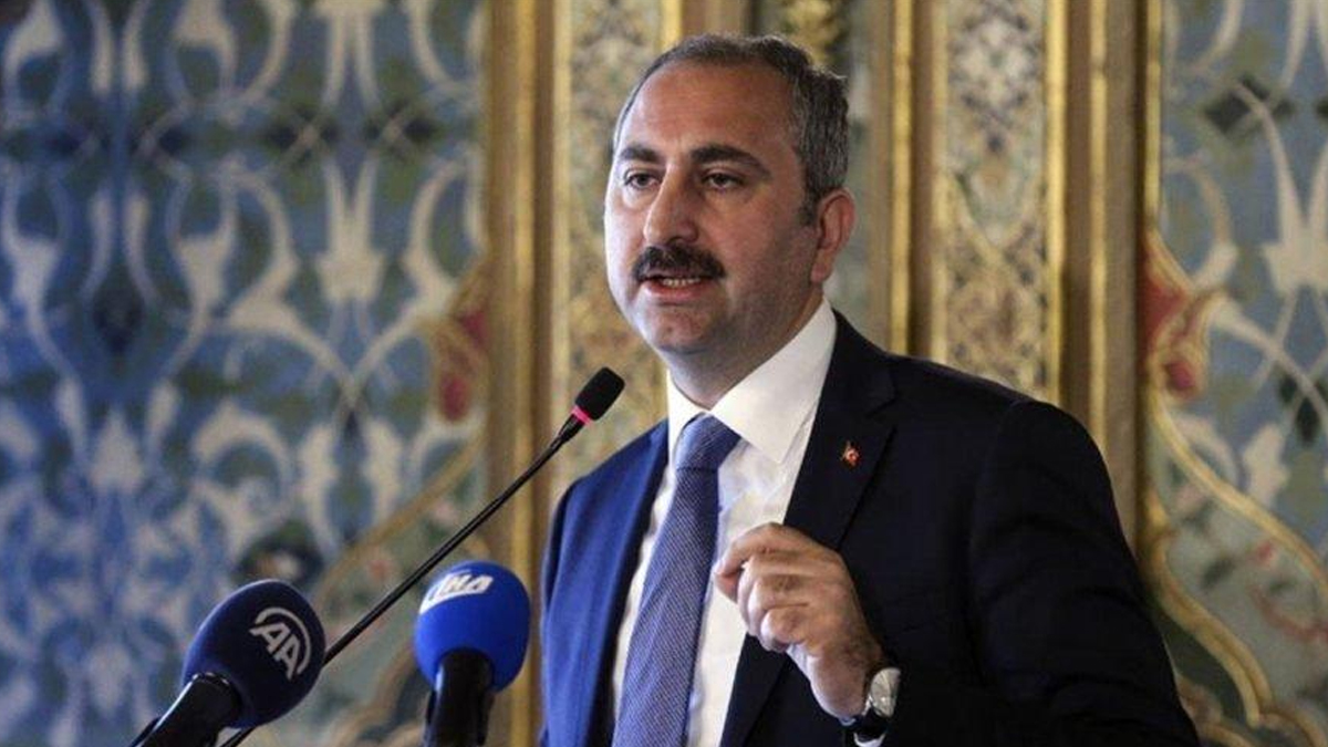 Alman 'baskın'ına Bakan Gül'den de tepki: Müdahale hukuksuz