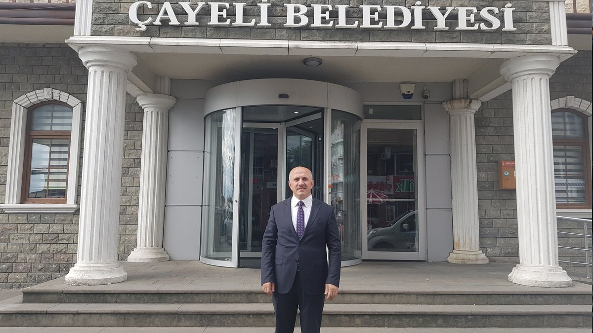 Belediye başkanı, kardeşini imar müdürü yaptı