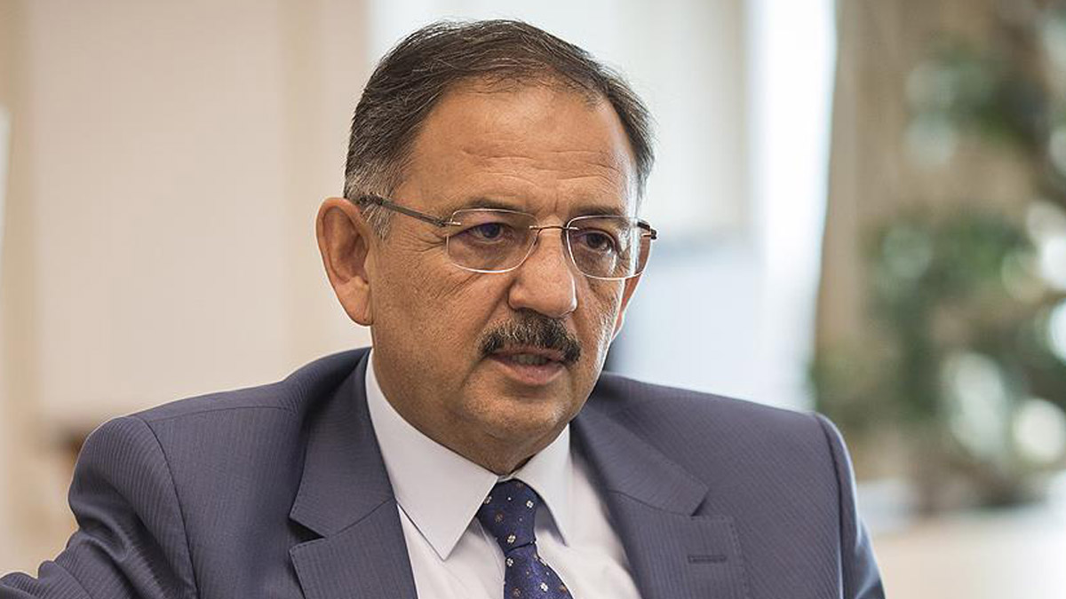 Koronaya yakalanan Mehmet Özhaseki ve eşi hastaneye kaldırıldı