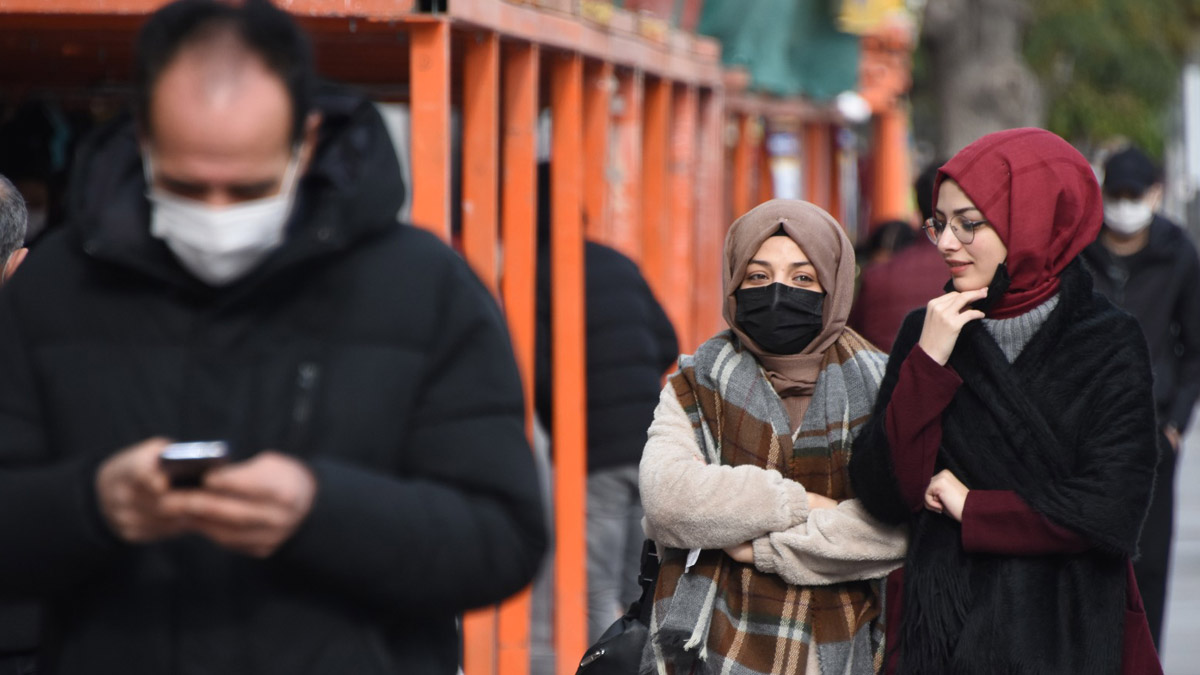 Her 10 kişiden 3'ü pozitif! Konya'yı ev ziyaretleri yaktı