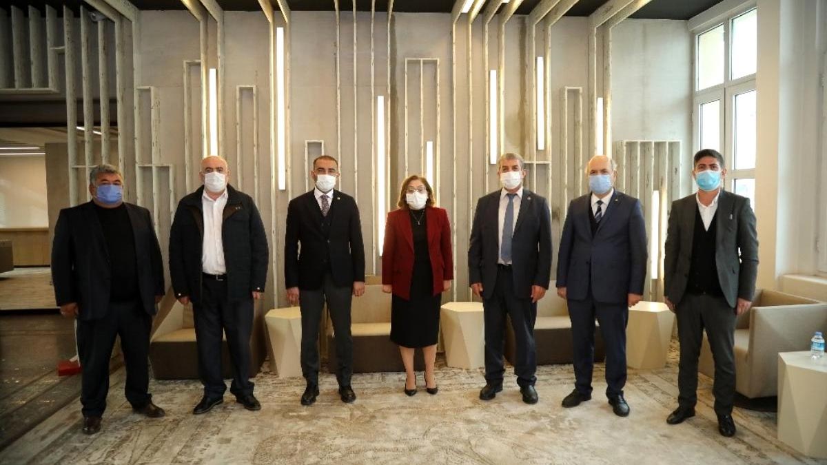 Gaziantep Belediyesi'nden esnafa 1500 lira destek