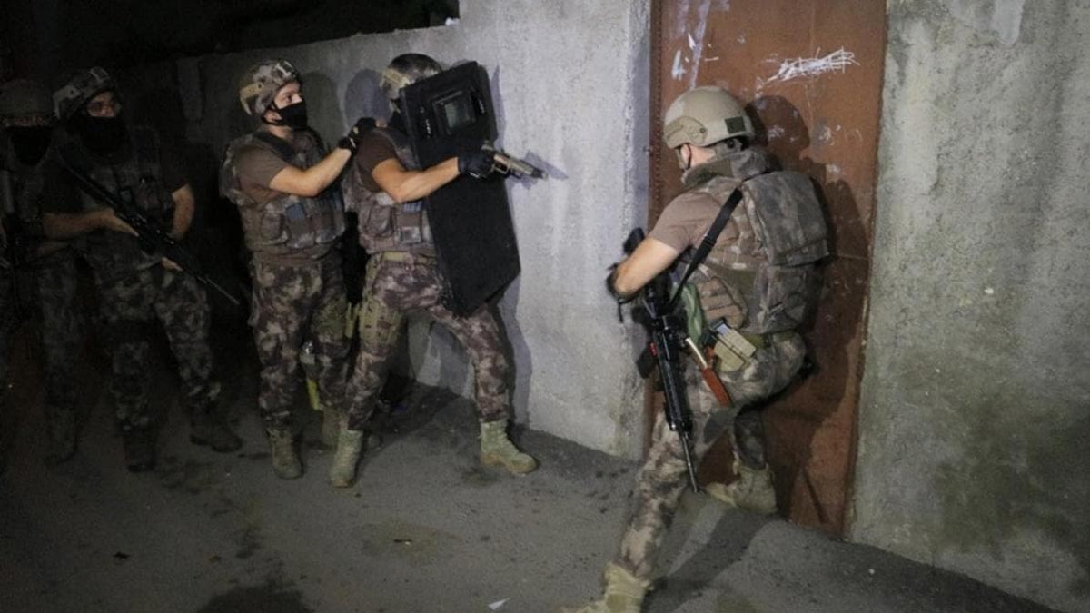 Zehir tacirlerine eş zamanlı operasyon: Çok sayıda gözaltı var