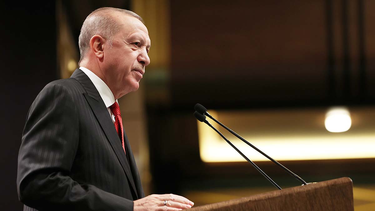 Son dakika! Erdoğan'dan sosyal medya şirketlerine tepki: Gönüllü destek vermezlerse...