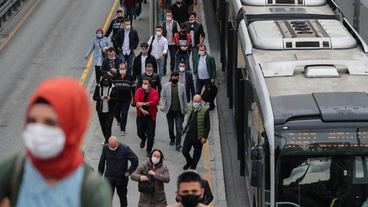 İstanbul'da mesai saatlerine koronavirüs düzenlemesi
