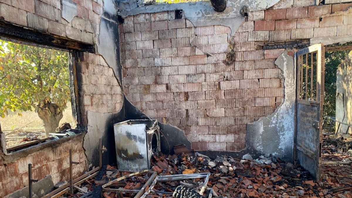 Antalya'da yaşlı çiftin evinde yangın çıktı