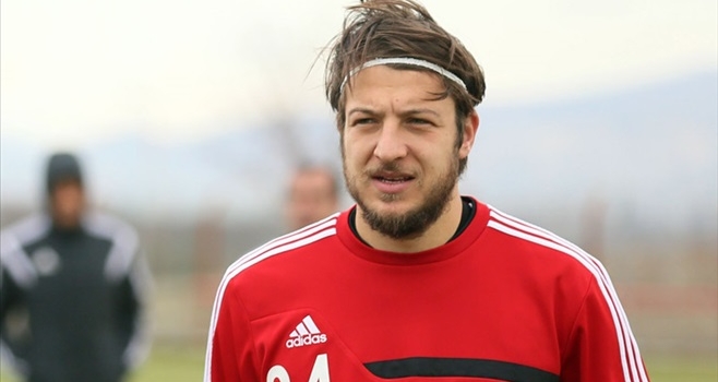 Batuhan Karadeniz'in tüfekli paylaşımı ortalığı karıştırdı