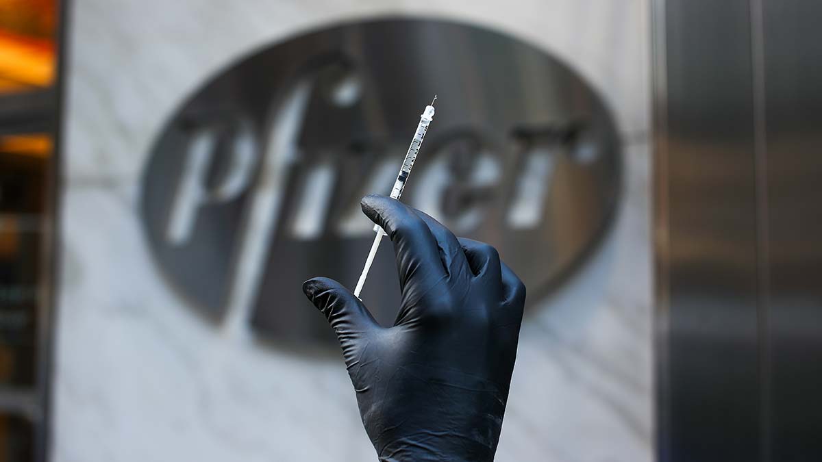 Son dakika! İngiltere'den Pfizer'in korona aşısına 'acil' onay