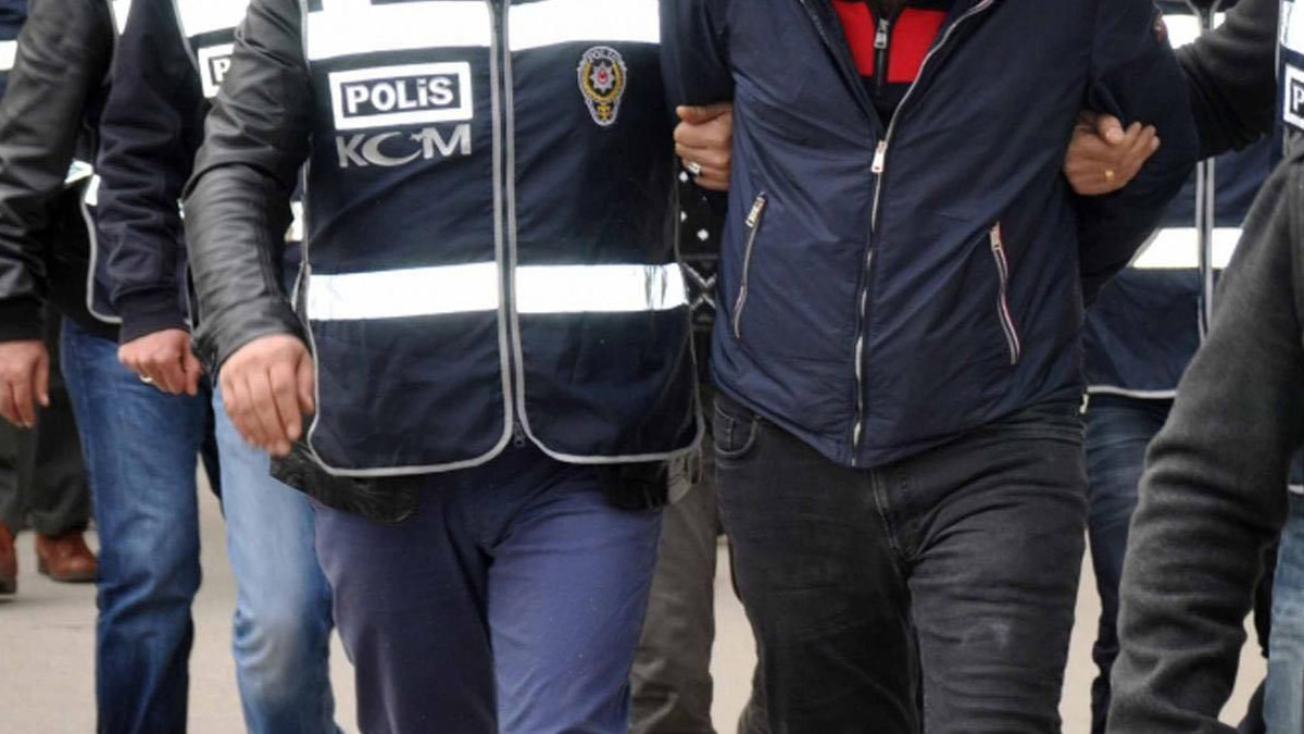 7 eski polise FETÖ’den tutuklama