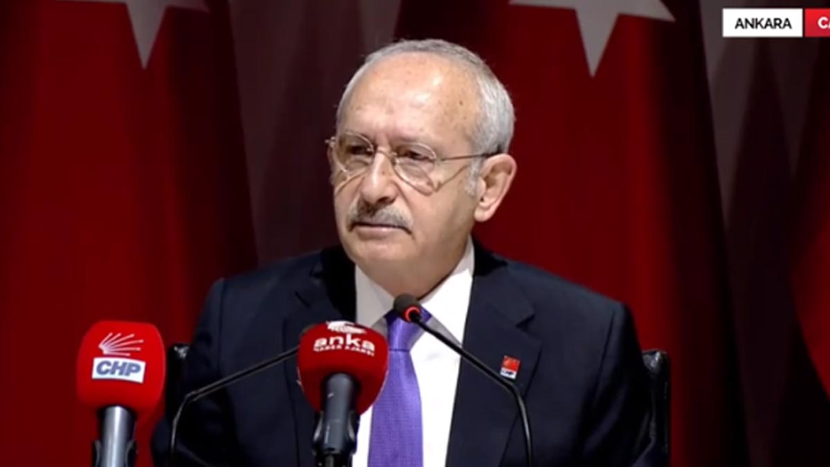 Kılıçdaroğlu, partisinin Kadın Kolları tanıtım toplantısında konuştu