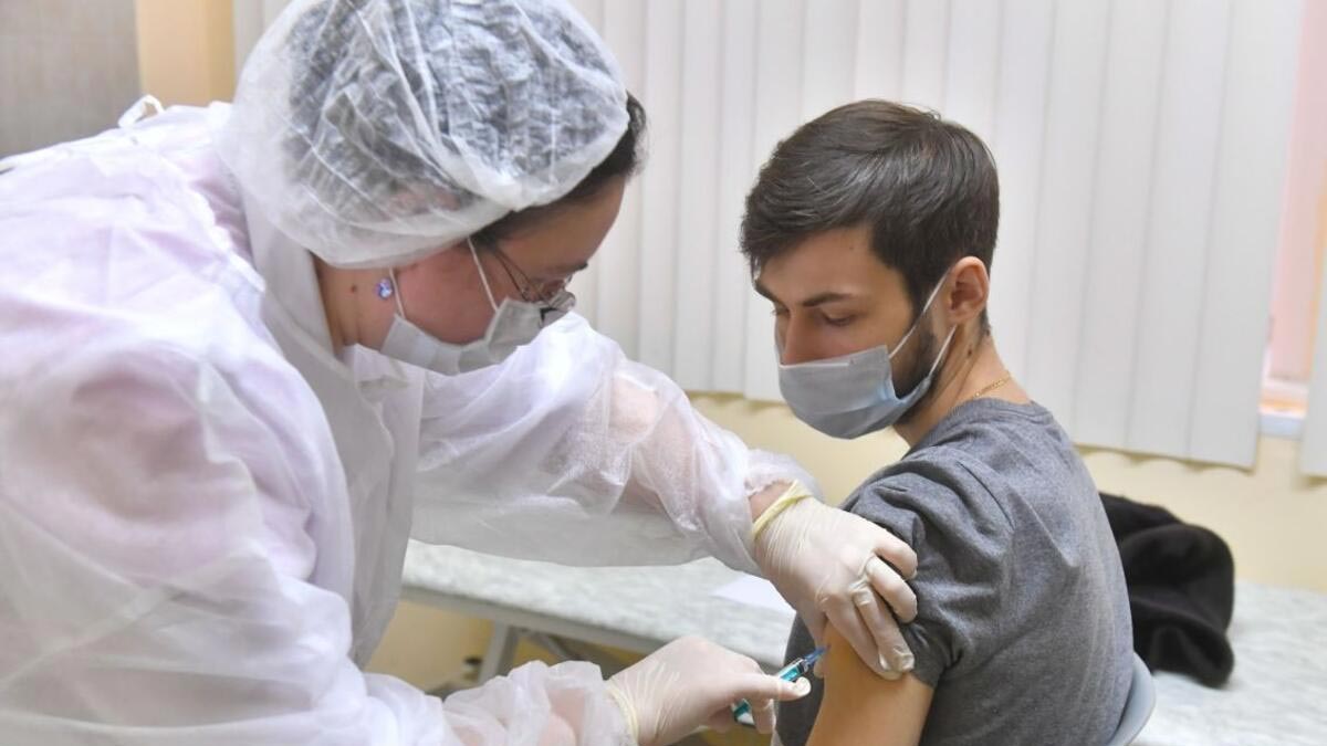 Rusya'da toplu koronavirüs aşılaması başladı