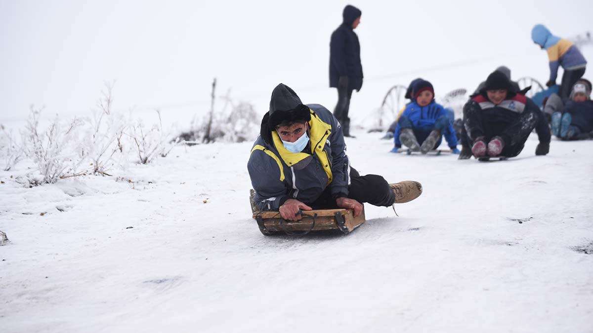 Meteoroloji tek tek uyardı: Sağanak geliyor, kar bastıracak
