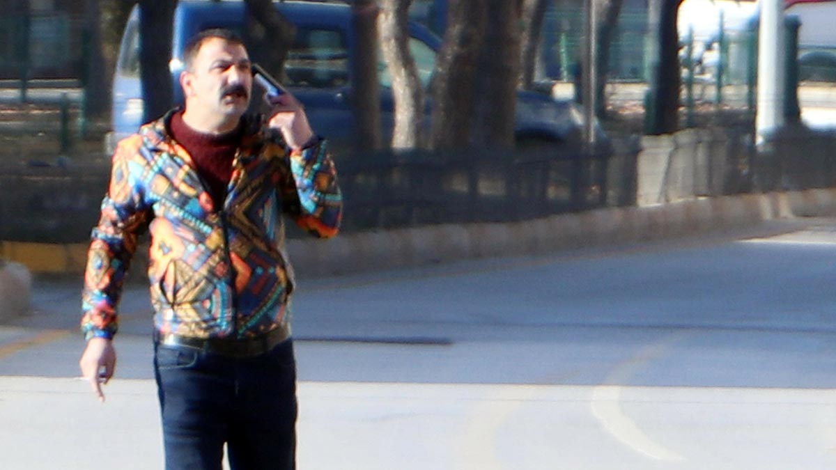 Cani adam eski eşi ile iki kızını öldürdü