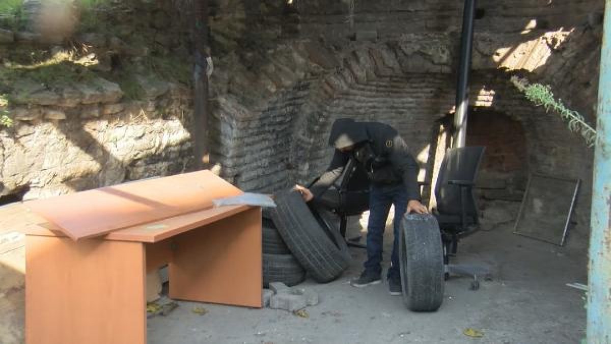 500 yıllık şapeli lastik deposu yapmışlar