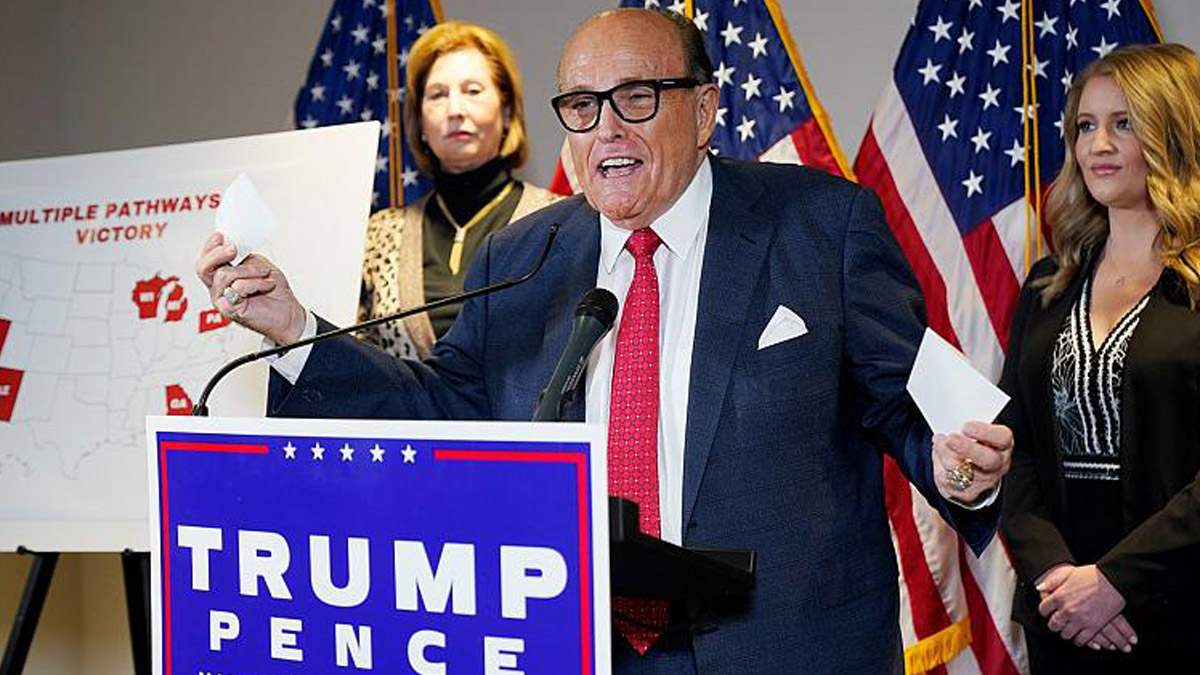 Trump'ın özel avukatı Giuliani koronavirüse yakalandı