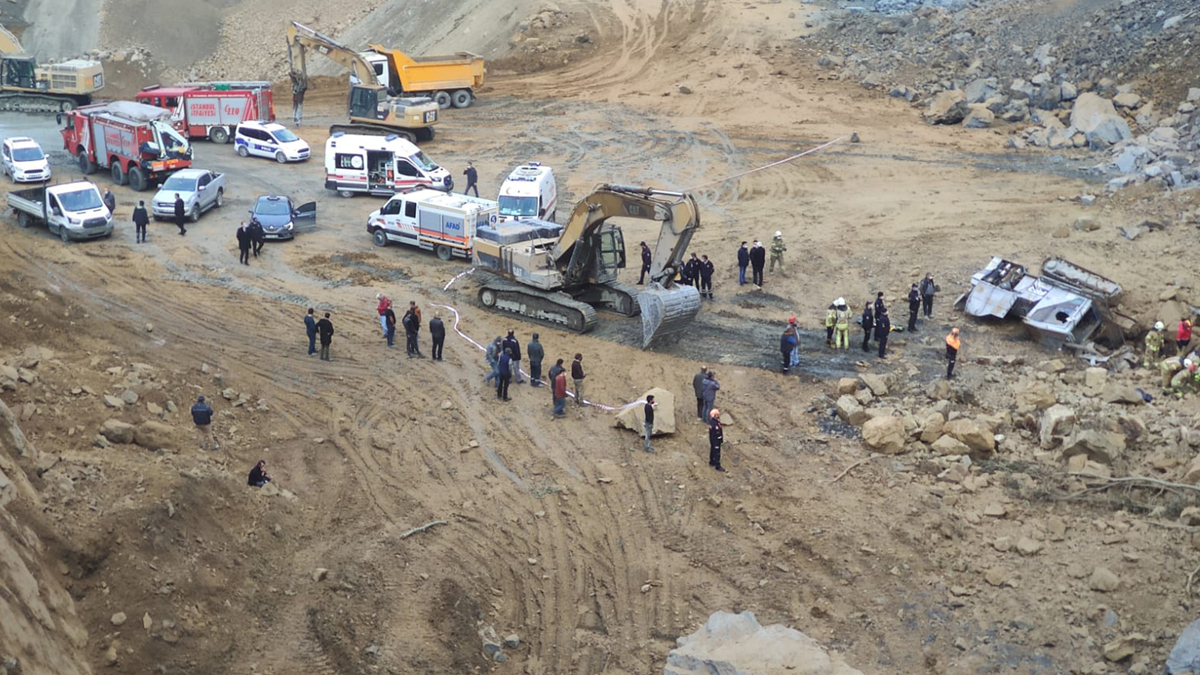 İstanbul'da taş ocağında göçük