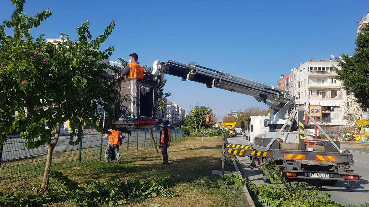 Antalya Büyükşehir'den bakım ve onarım çalışması