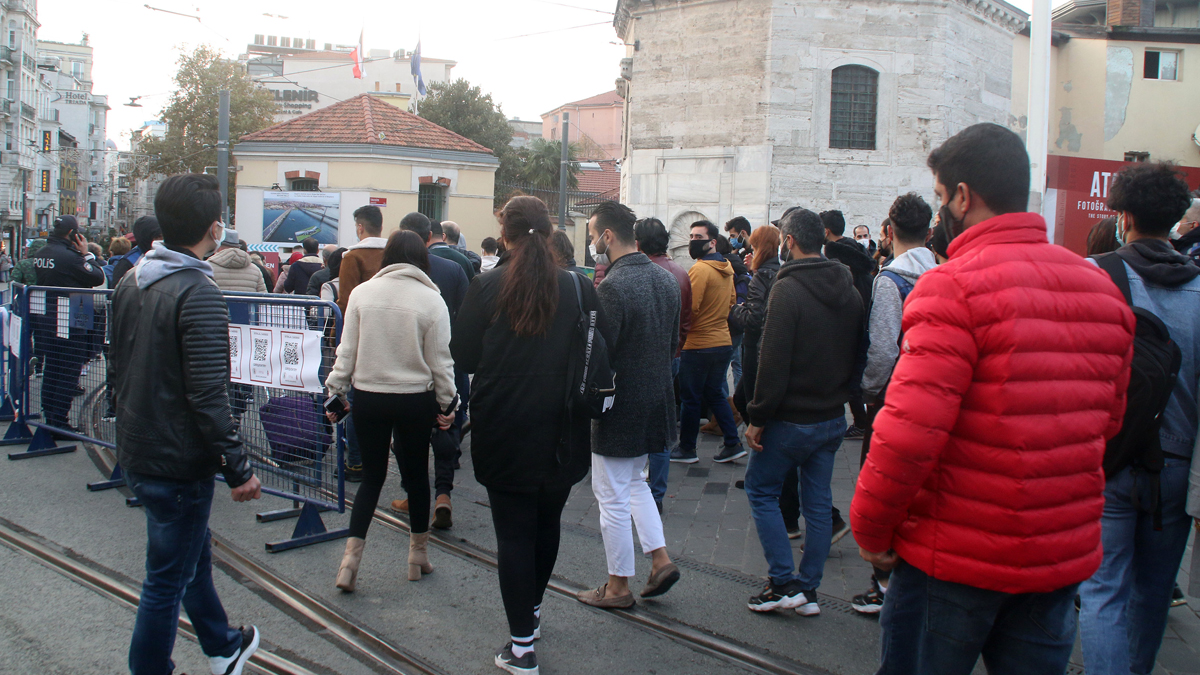 Sınır aşıldı, İstiklal Caddesi kapatıldı