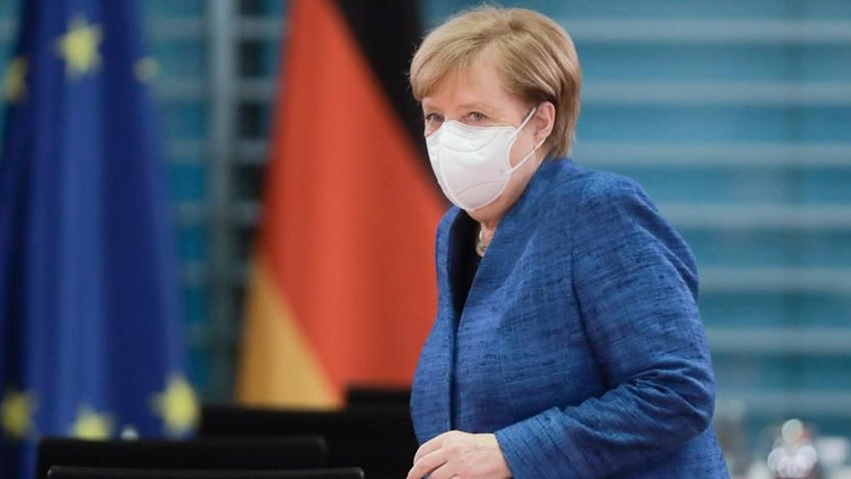 Merkel'den  Uğur Şahin ve Özlem Türeci'ye övgü: Çok mutlu oldum